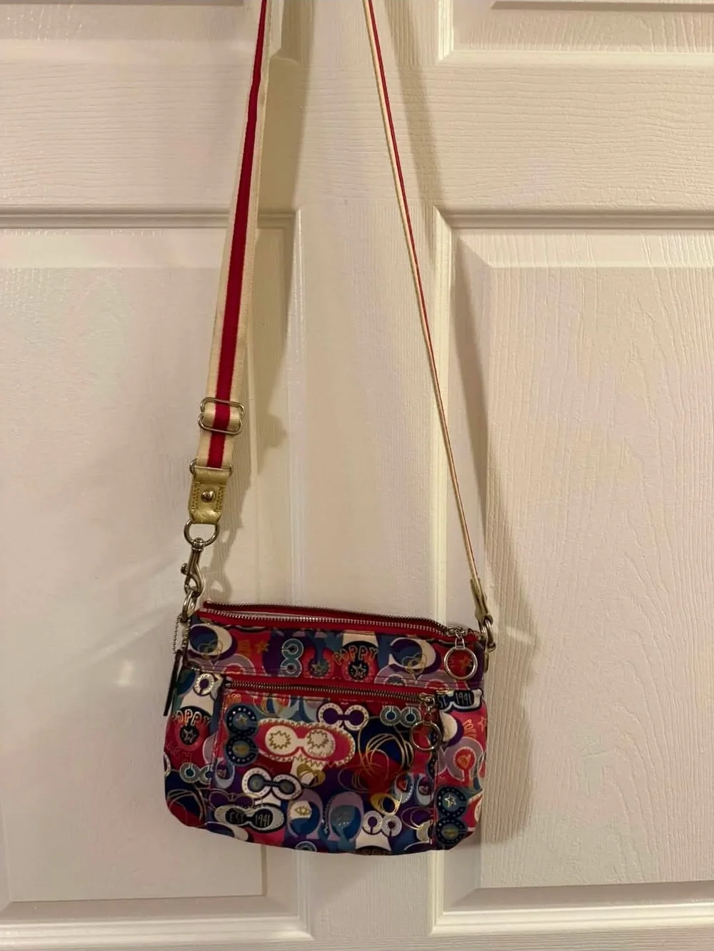 Colorful Patterned Crossbody Bag - Red
